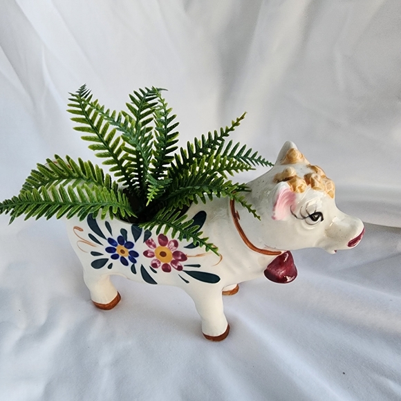 Vintage Royal Japan Cow Creamer or Planter Handpainted with spout - Picture 4 of 16